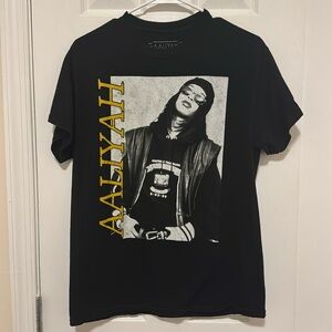 Urban Outfitters Aaliyah Vintage Tee (M)